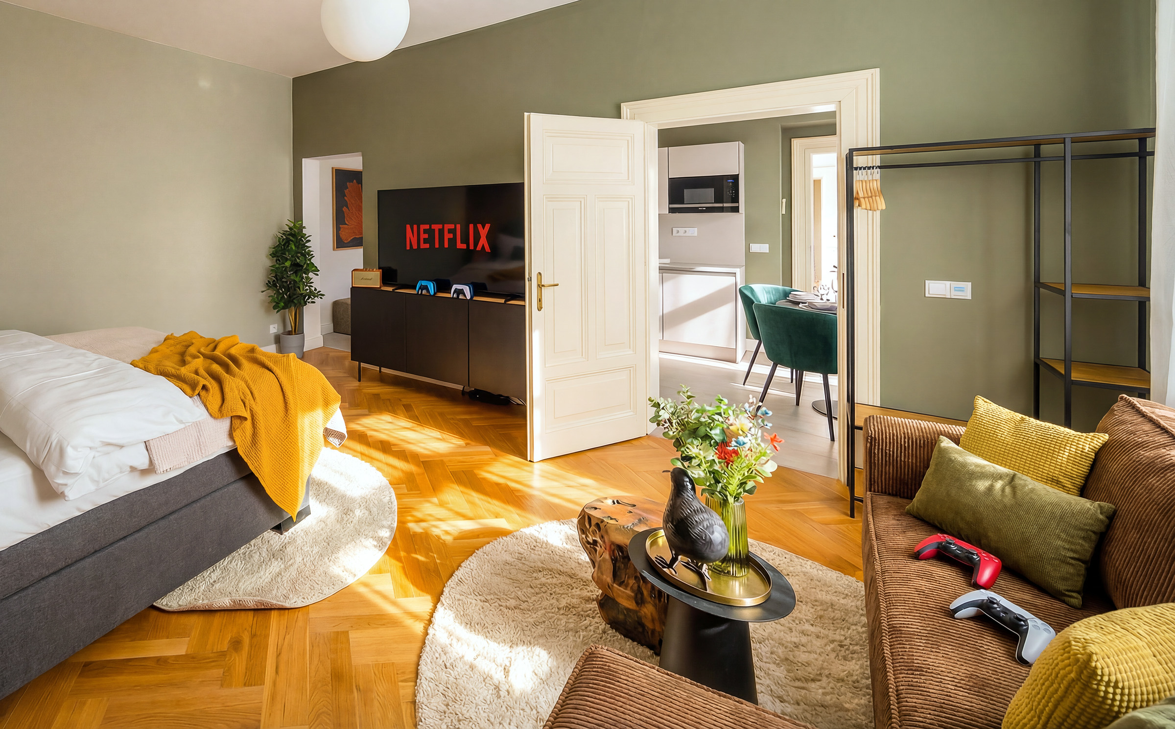 Third-floor suite · photo 1