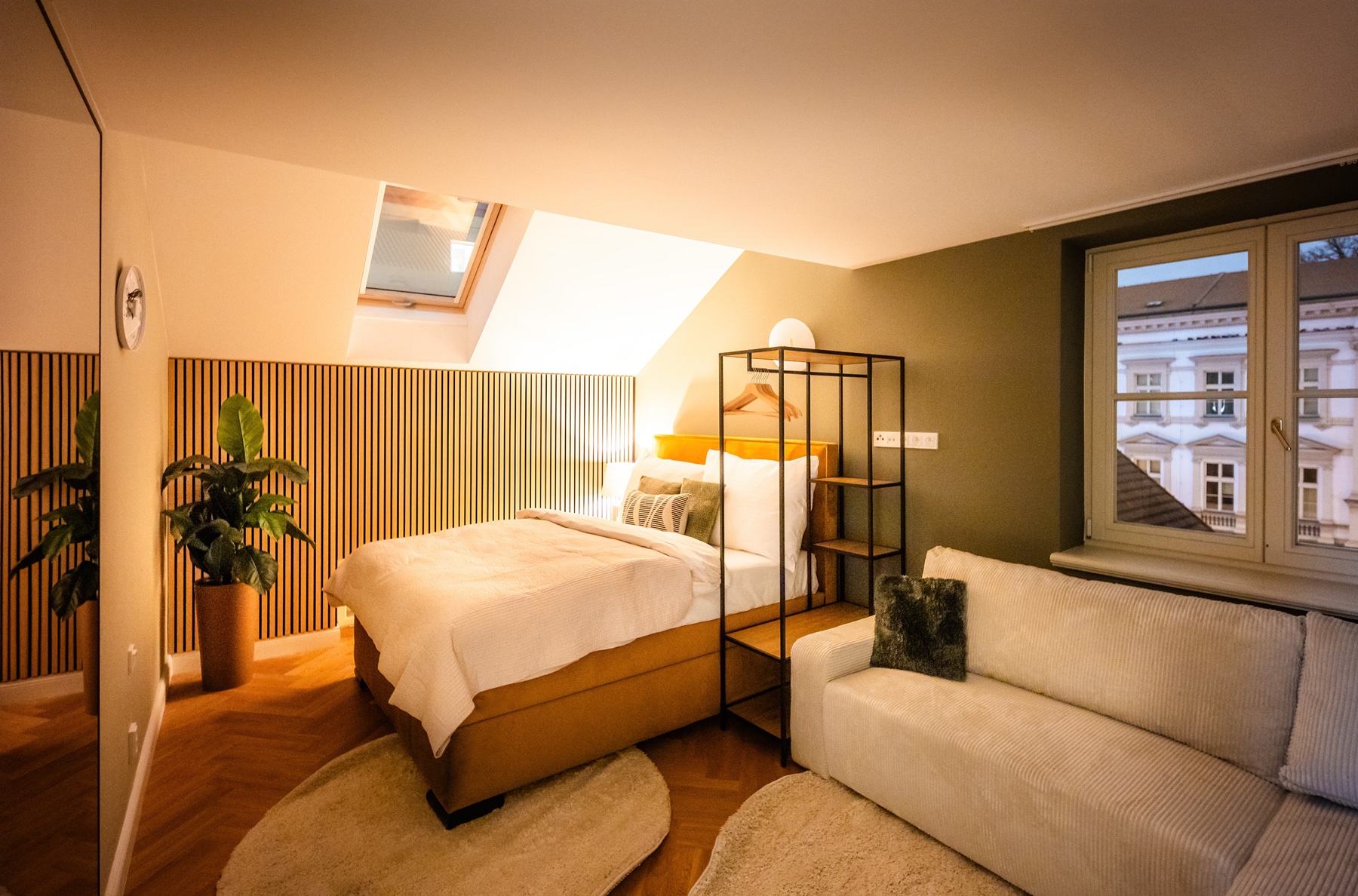 Top-floor loft suite · photo 4